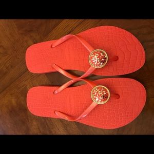 Gently used Lindsay Phillips flip flops size 7.